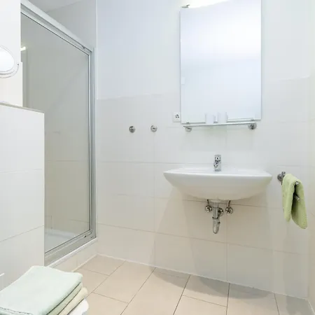 L2 - Lindenstraße 1 - Feriendomizil Hollich *